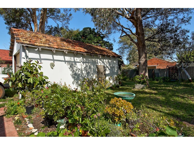 13 Essex Street, Wembley WA 6014