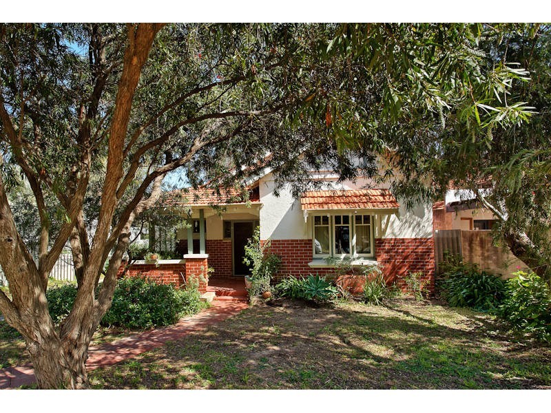 13 Essex Street, Wembley WA 6014