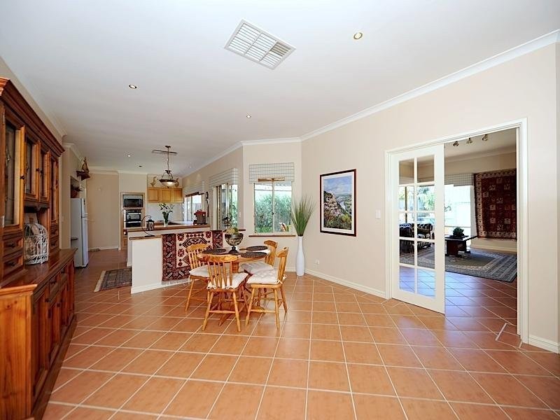 1 Bethany Gardens, Iluka WA 6028