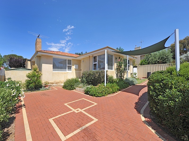 52 Gibson Street, Beaconsfield WA 6162