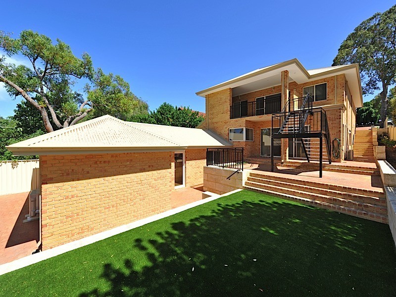 11 Winmarley Street, Floreat WA 6014