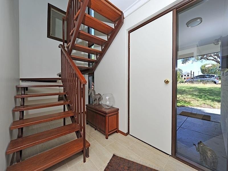 8 Crowcombe Way, Karrinyup WA 6018