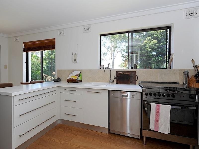 8 Crowcombe Way, Karrinyup WA 6018