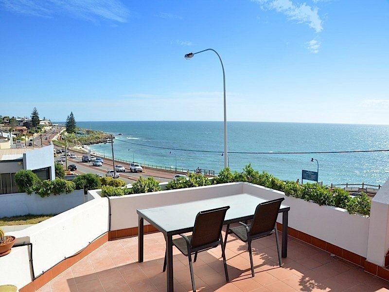 1 Beach Road, Watermans Bay WA 6020