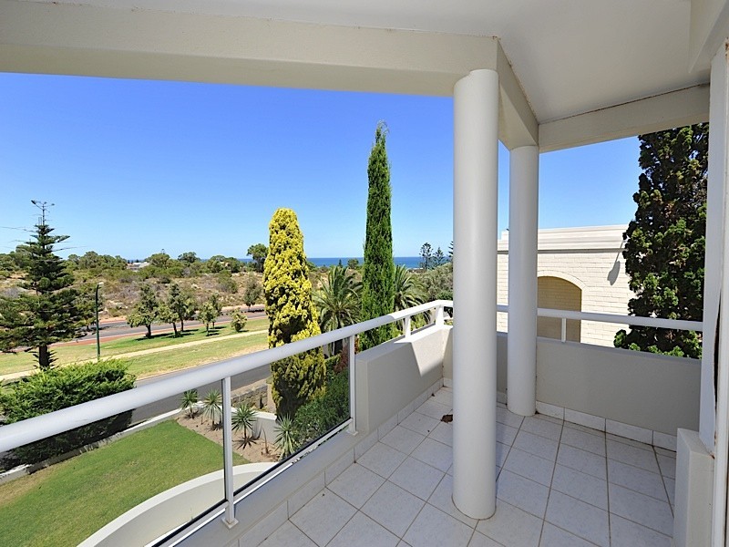332 The Boulevard, City Beach WA 6015