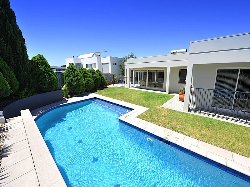 332 The Boulevard, City Beach WA 6015