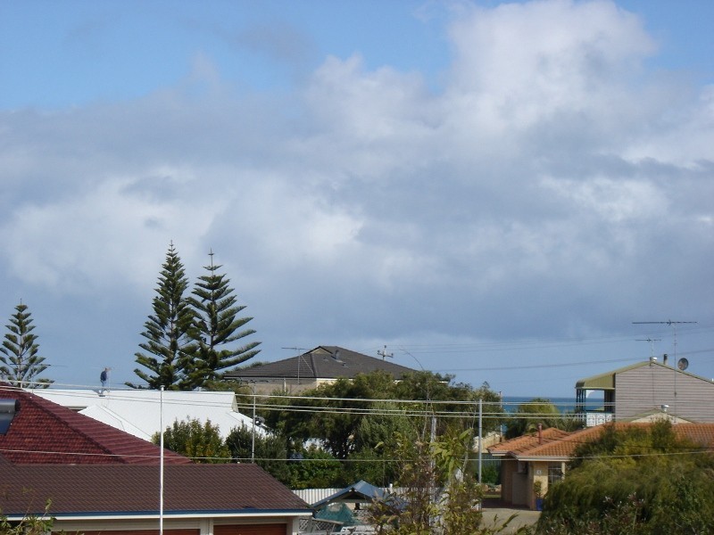 10 Chrisp Place, Yanchep WA 6035