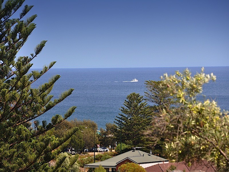 10B Lentara Crescent, City Beach WA 6015