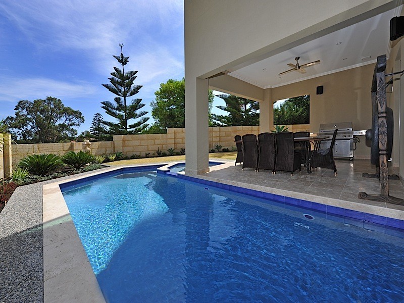 10B Lentara Crescent, City Beach WA 6015