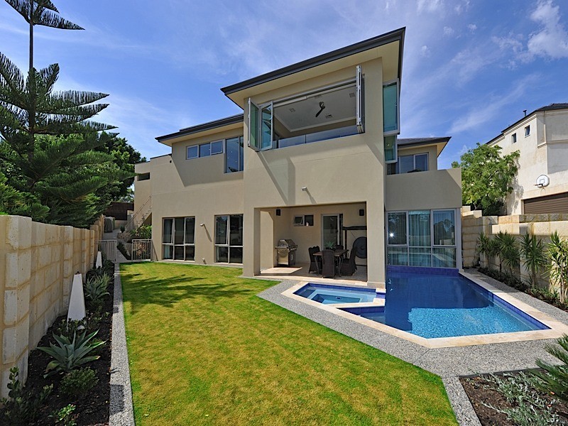 10B Lentara Crescent, City Beach WA 6015