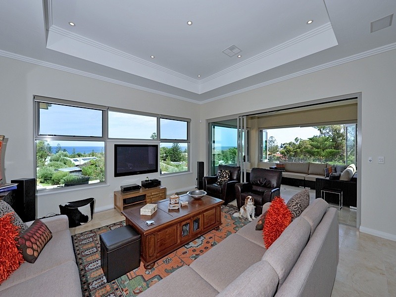 10B Lentara Crescent, City Beach WA 6015