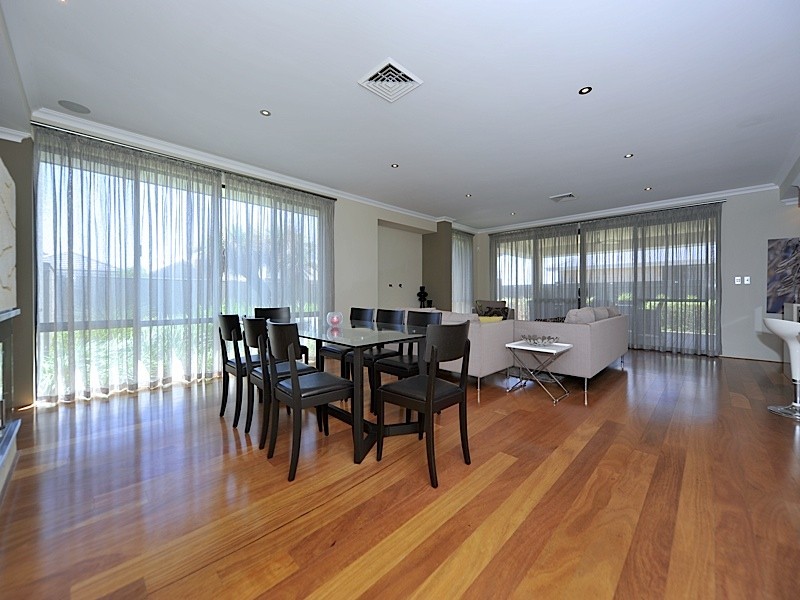 14 Brigalow Bend, Ellenbrook WA 6069