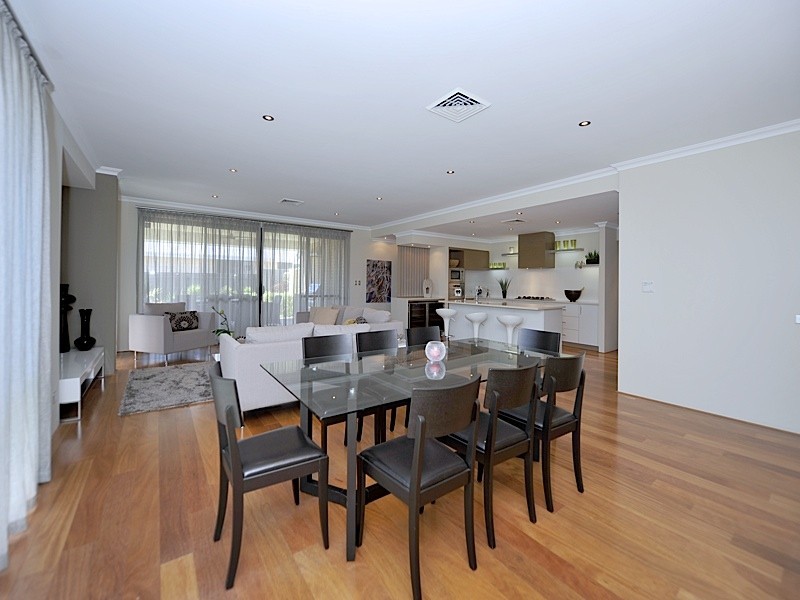 14 Brigalow Bend, Ellenbrook WA 6069