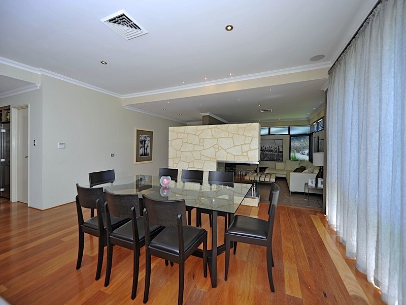 14 Brigalow Bend, Ellenbrook WA 6069