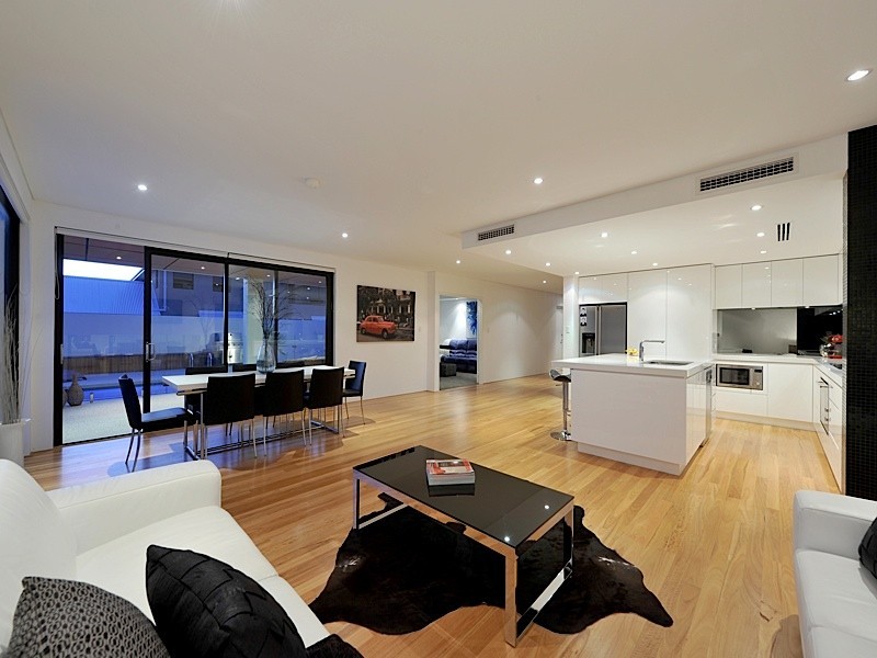 3 Anguilla Gardens, Iluka WA 6028