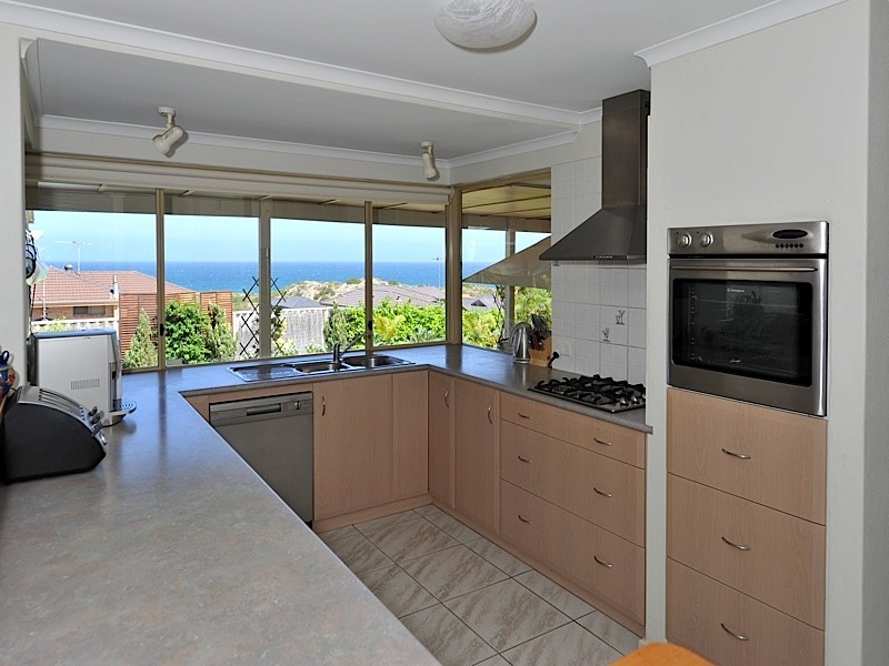 4 Volunteer Place, Ocean Reef WA 6027