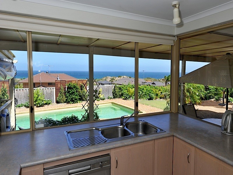 4 Volunteer Place, Ocean Reef WA 6027