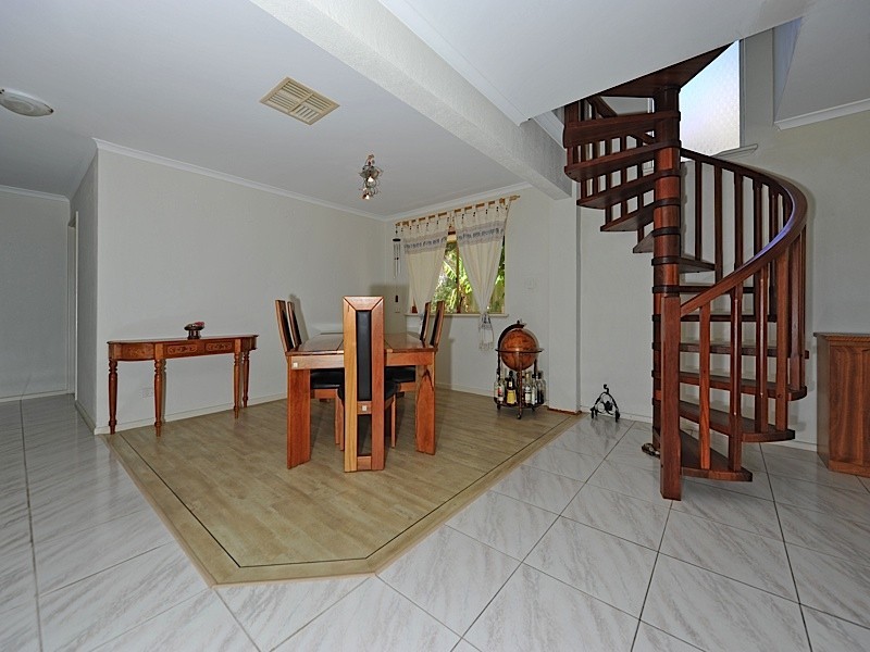 4 Volunteer Place, Ocean Reef WA 6027