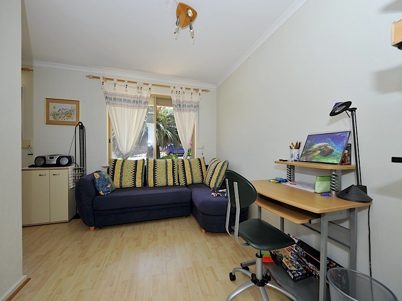 4 Volunteer Place, Ocean Reef WA 6027