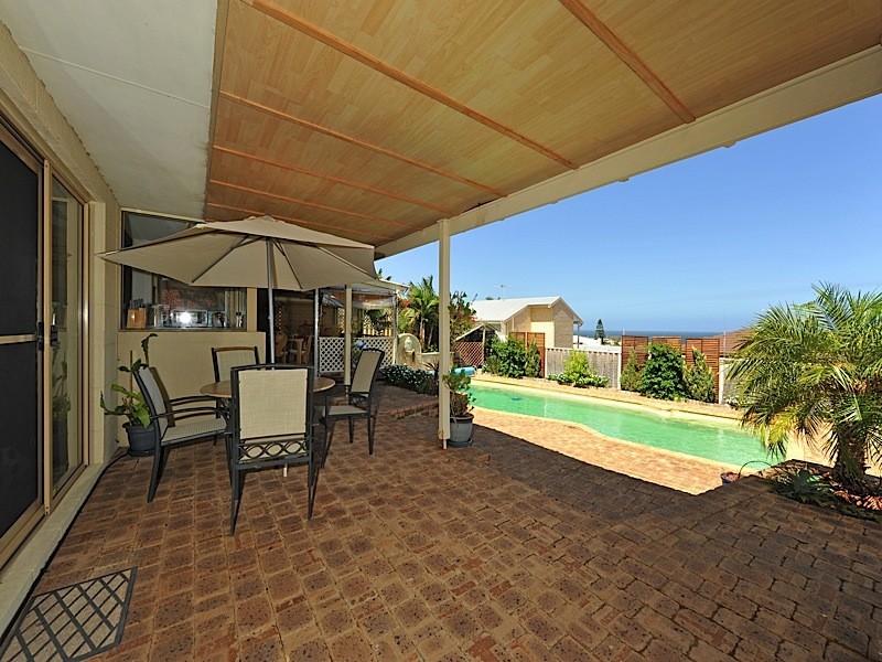 4 Volunteer Place, Ocean Reef WA 6027