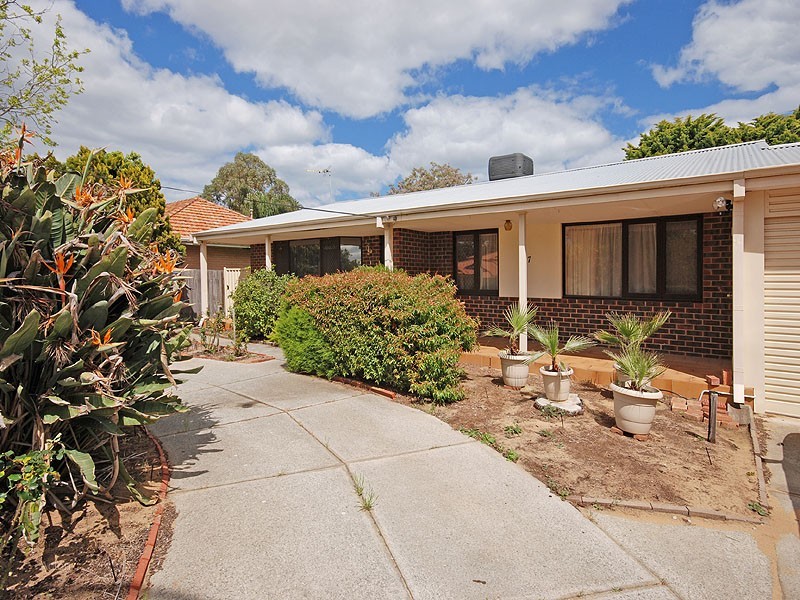 17 Francis Avenue, Karrinyup WA 6018