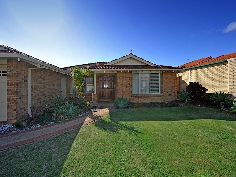 21 St Helena Way, Iluka WA 6028