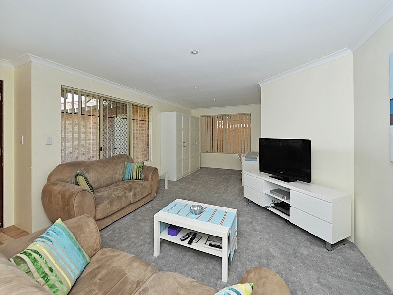 21 St Helena Way, Iluka WA 6028