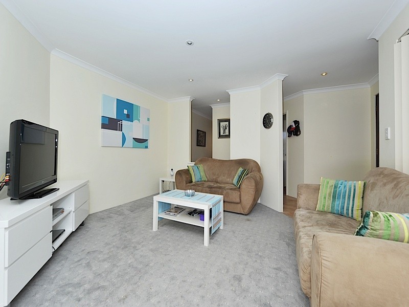 21 St Helena Way, Iluka WA 6028