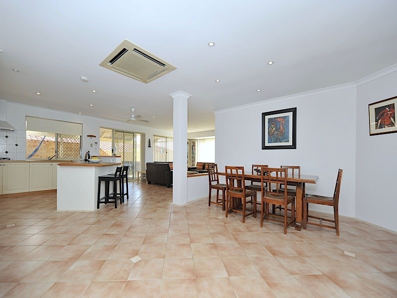 21 St Helena Way, Iluka WA 6028