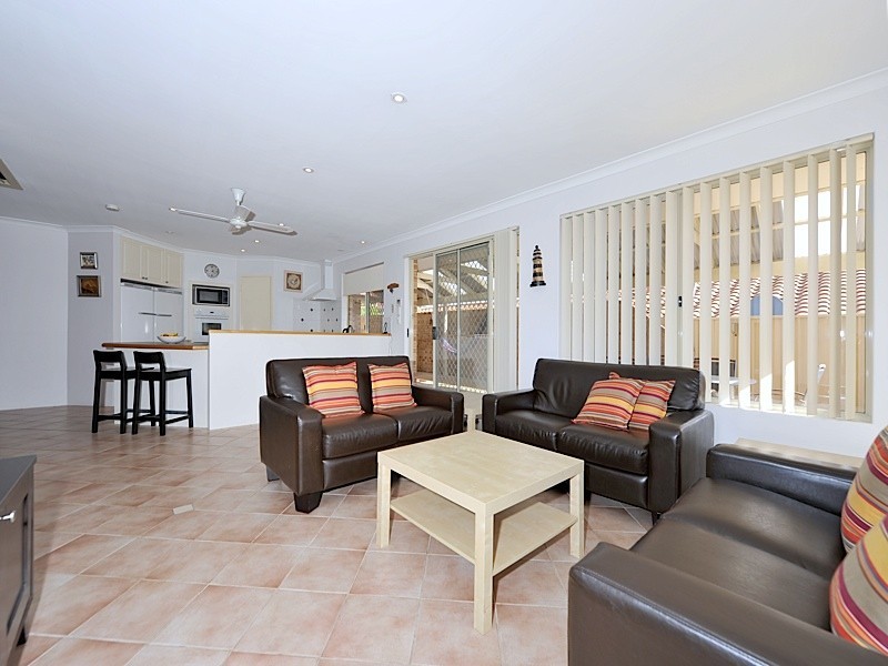 21 St Helena Way, Iluka WA 6028
