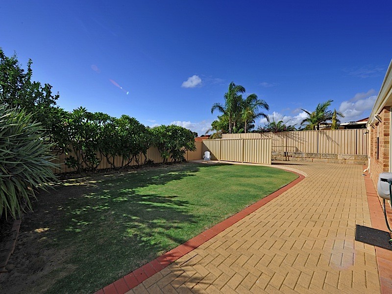 21 St Helena Way, Iluka WA 6028