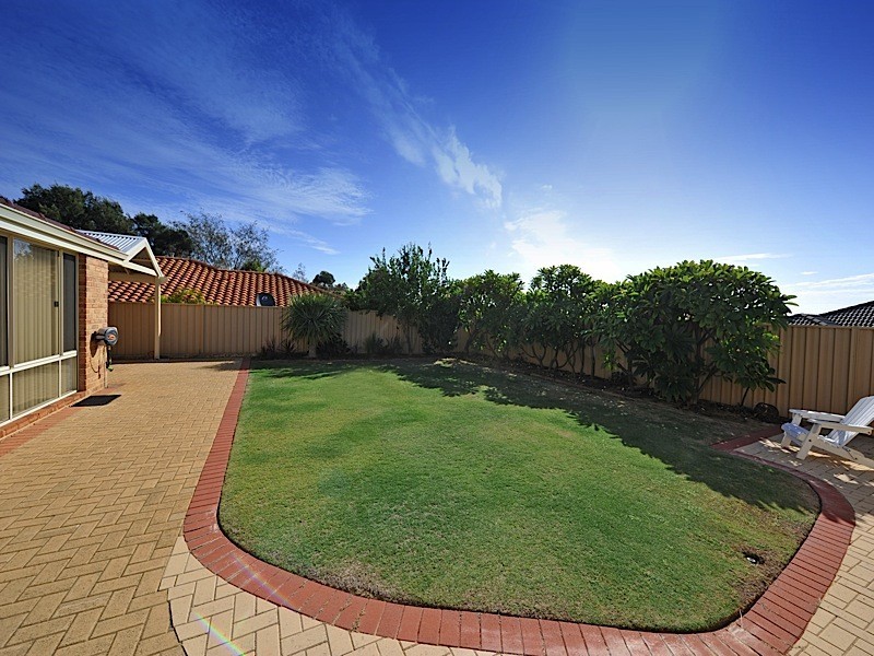 21 St Helena Way, Iluka WA 6028
