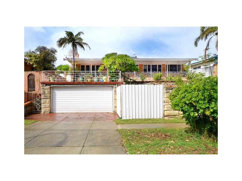16 Buxton Road, Wembley Downs WA 6019