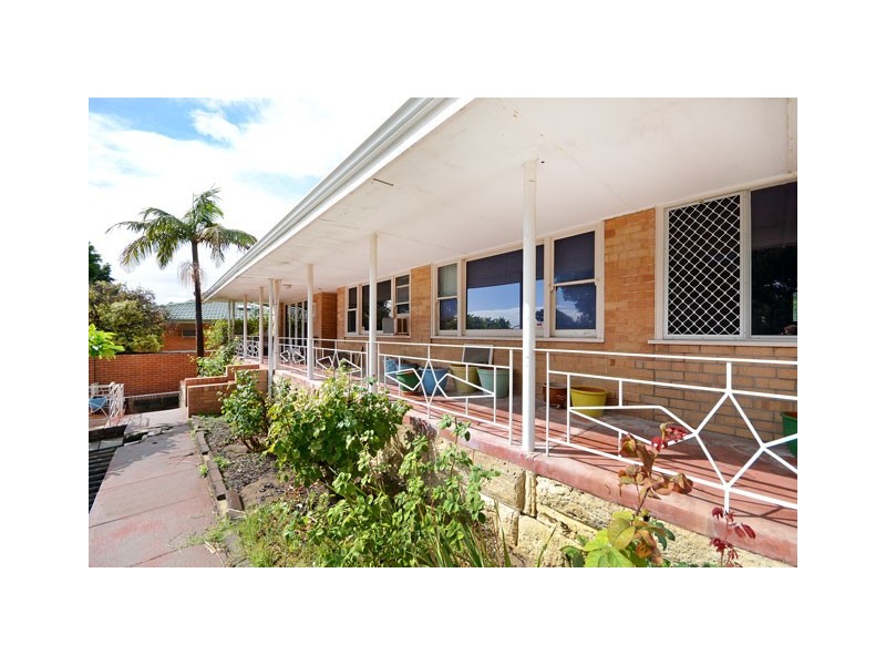 16 Buxton Road, Wembley Downs WA 6019