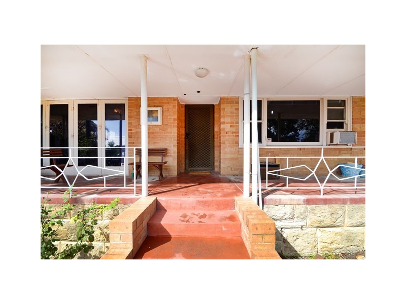 16 Buxton Road, Wembley Downs WA 6019