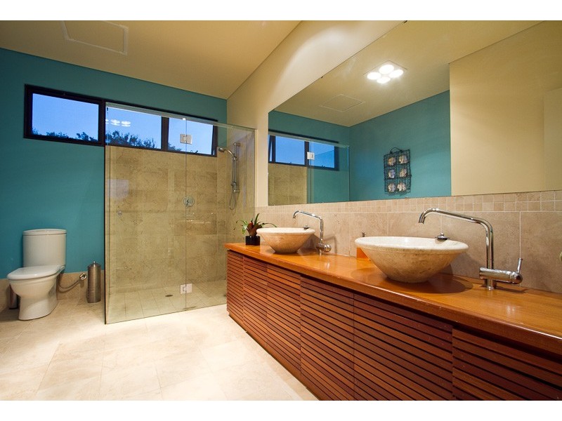 9b Cobb Street, City Beach WA 6015