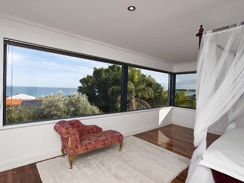 47 Kinkuna Way, City Beach WA 6015