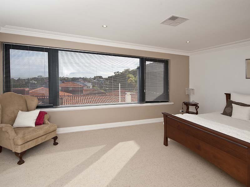 47 Kinkuna Way, City Beach WA 6015