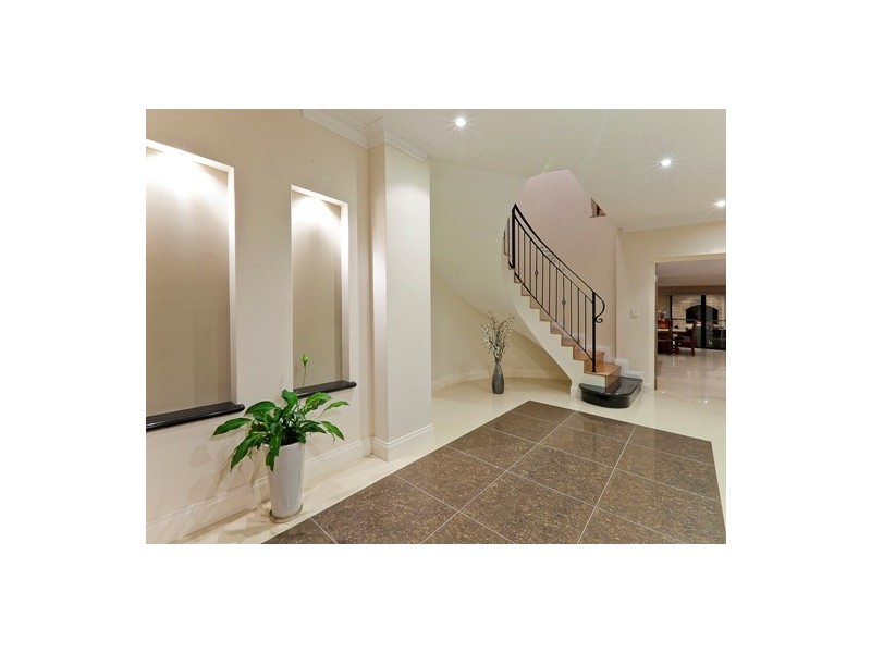 10 St Lucia Road, Iluka WA 6028