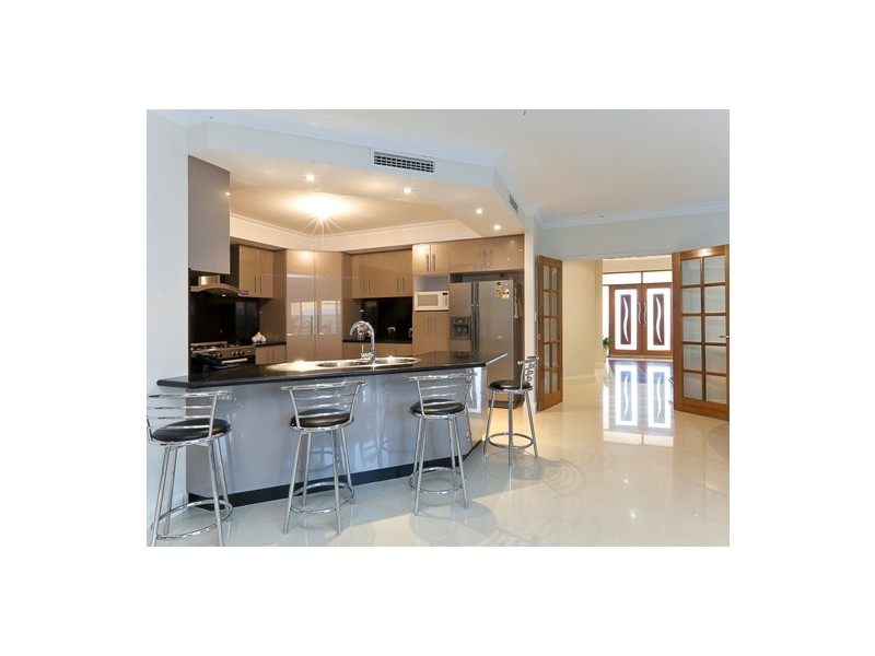 10 St Lucia Road, Iluka WA 6028