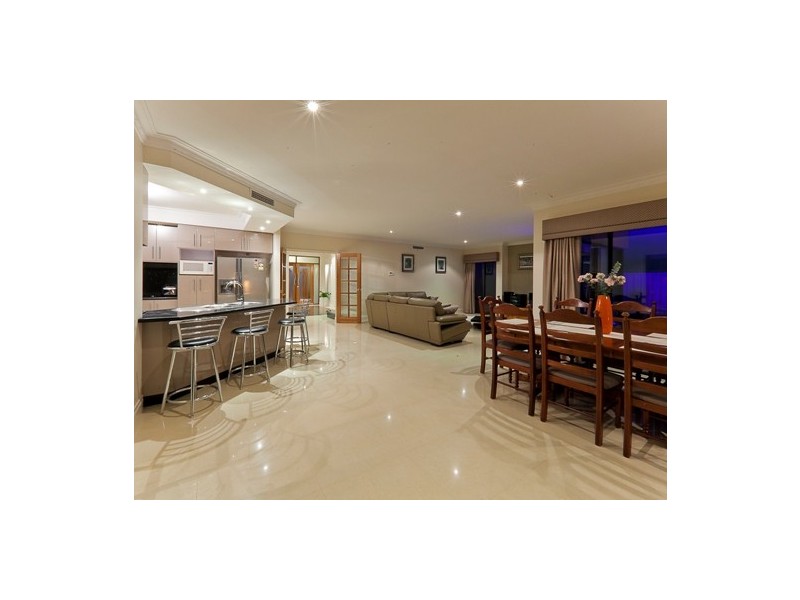 10 St Lucia Road, Iluka WA 6028