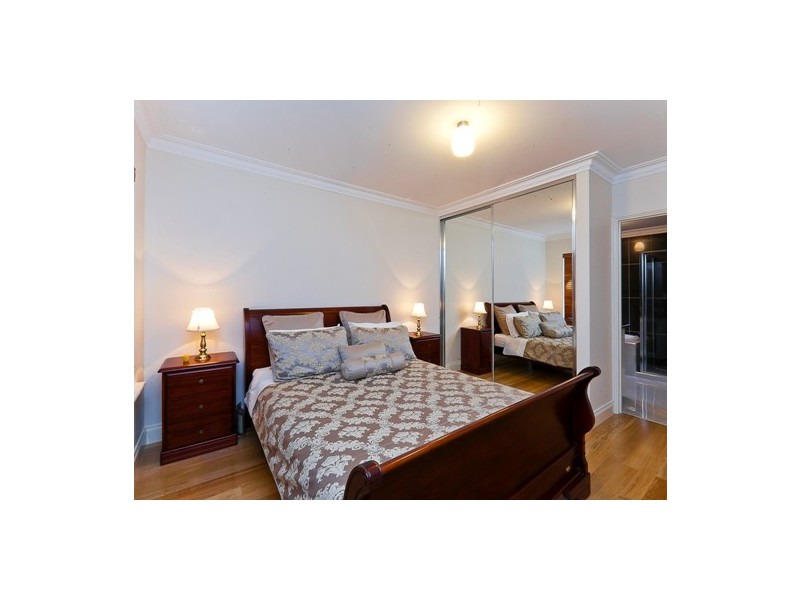 10 St Lucia Road, Iluka WA 6028