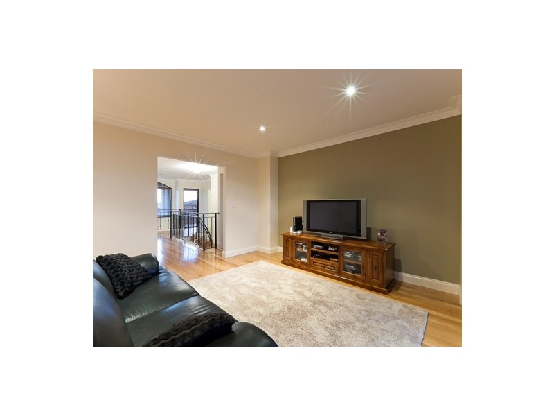 10 St Lucia Road, Iluka WA 6028