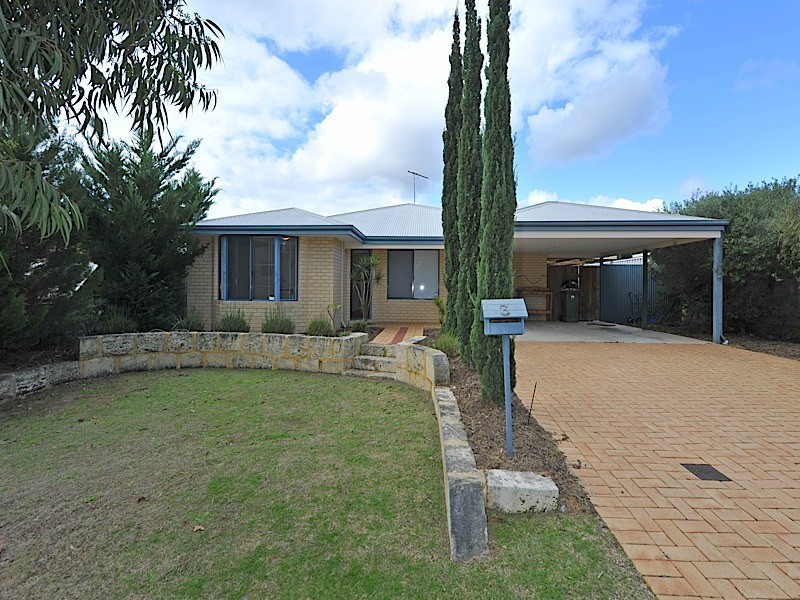 8 Barcoo Close, Sinagra WA 6065