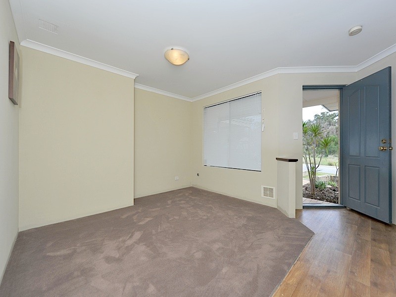 8 Barcoo Close, Sinagra WA 6065