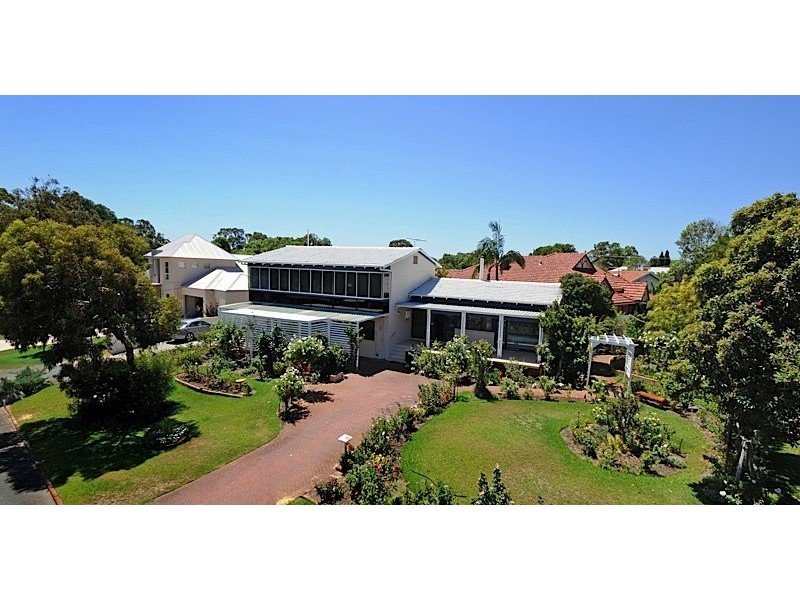 2 Kinross Crescent, Floreat WA 6014