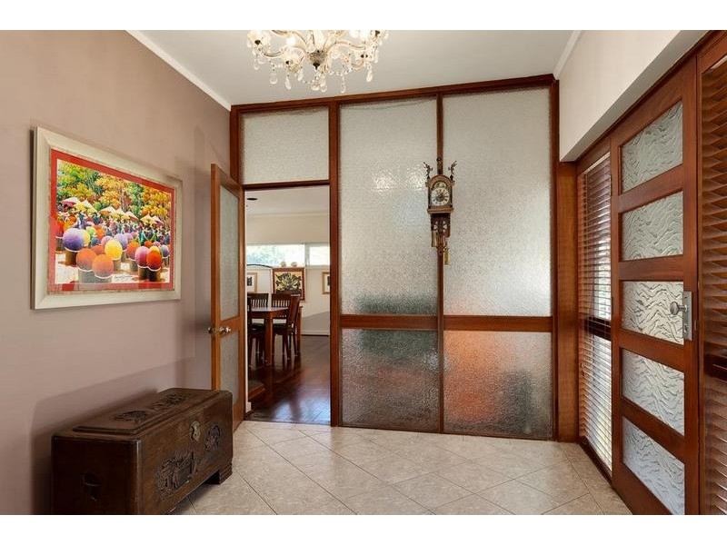 2 Kinross Crescent, Floreat WA 6014