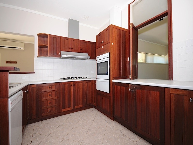 2 Kinross Crescent, Floreat WA 6014