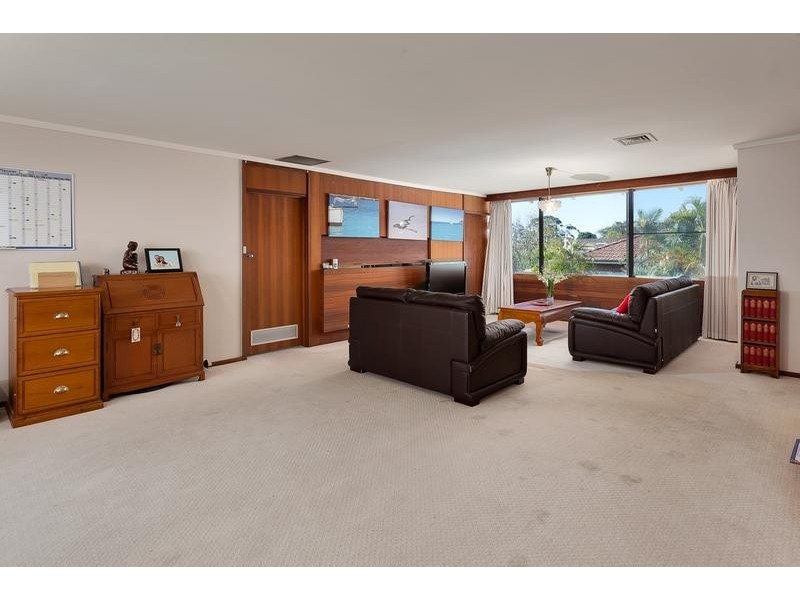 2 Kinross Crescent, Floreat WA 6014