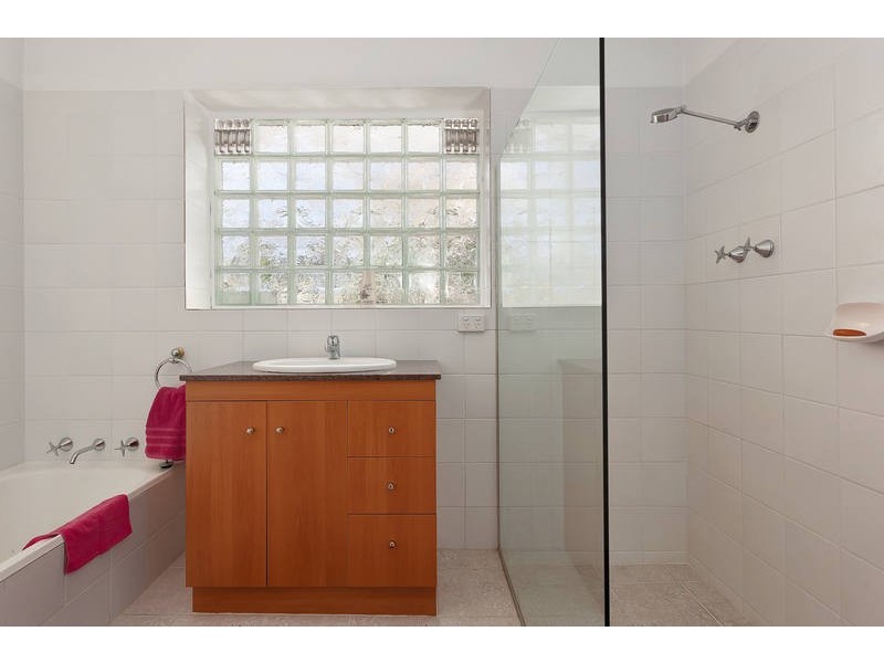 2 Kinross Crescent, Floreat WA 6014